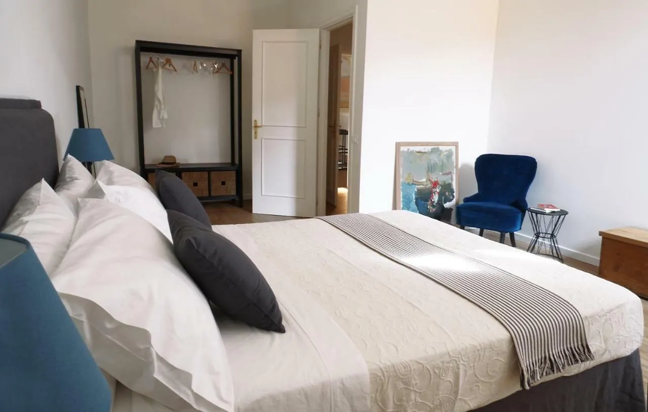 T-Home / Stylish Apartment Palermo Center Italy