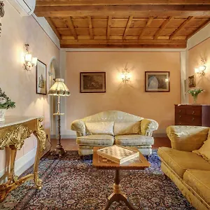 https://pergola-apartment-florence.it-tuscanyhotel.com