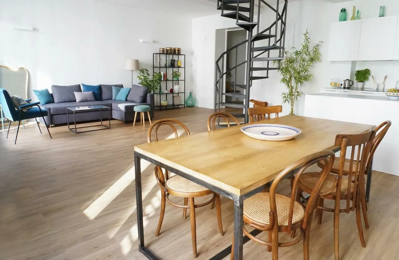 T-Home / Stylish Apartment Palermo Center contacts